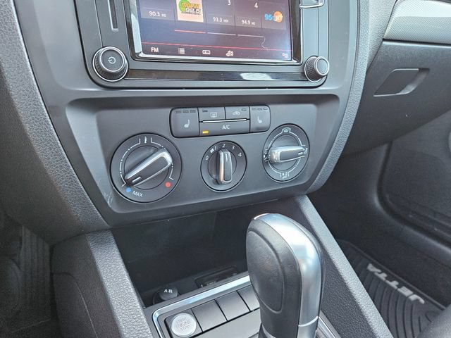 Used 2016 Volkswagen Jetta SE FWD image 22