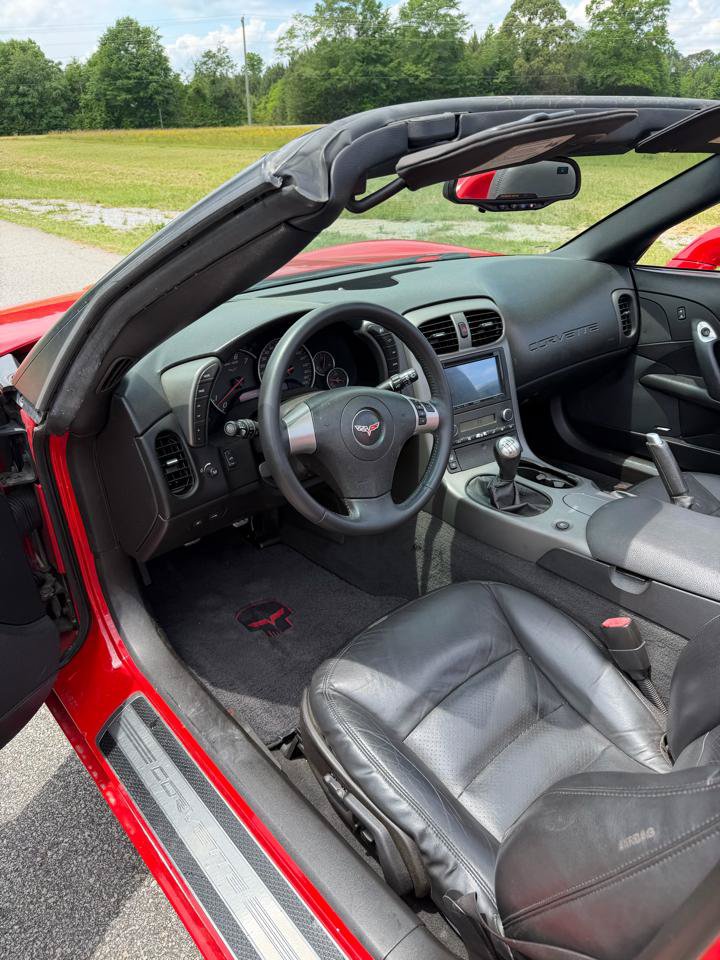 Used 2007 Chevrolet Corvette Convertible w/ Preferred Equipment Group RWD image 13