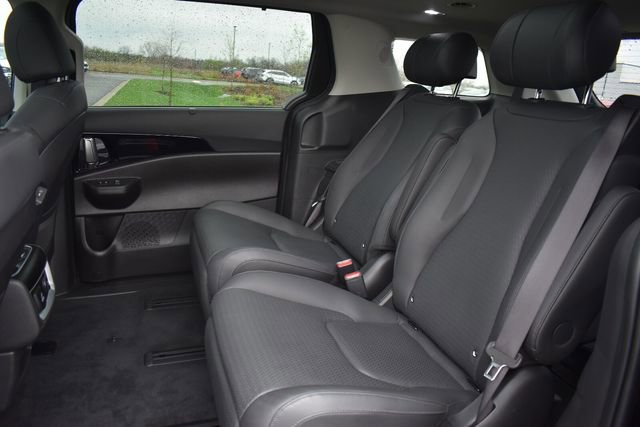 Certified 2025 Kia Carnival SX Prestige image 21