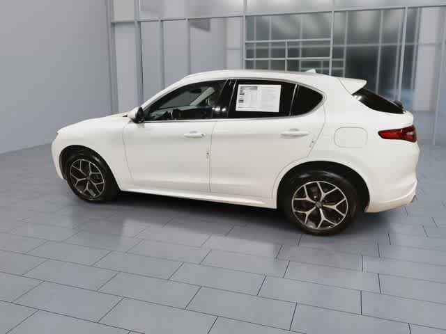 Used 2020 Alfa Romeo Stelvio Ti w/ Active Blind Spot Package AWD/4WD image 6