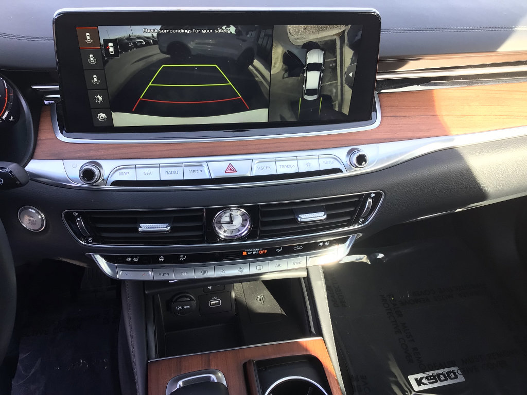 Used 2019 Kia K900 Luxury w/ VIP Package image 14