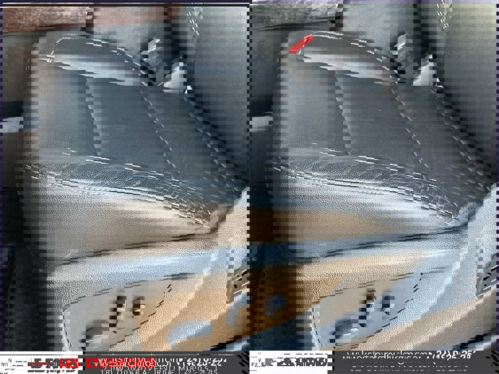 Used 2018 GMC Yukon XL SLT image 20