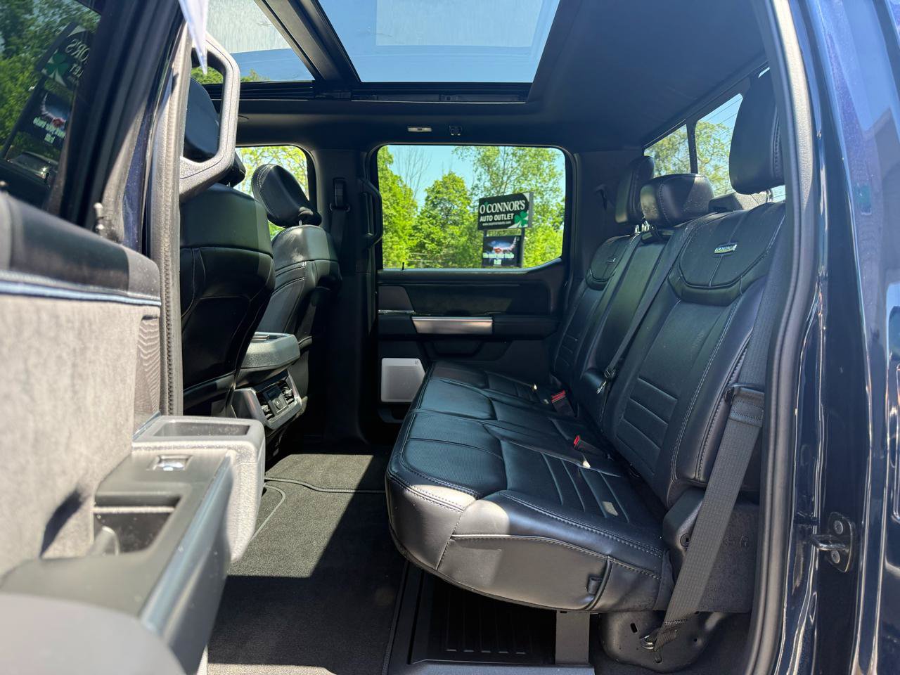 Used 2025 Ford F250 Platinum w/ FX4 Off-Road Package AWD/4WD image 13