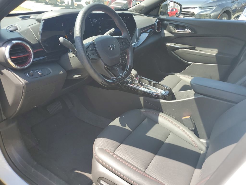 Used 2026 Chevrolet Trax RS w/ Driver Confidence Package FWD image 19