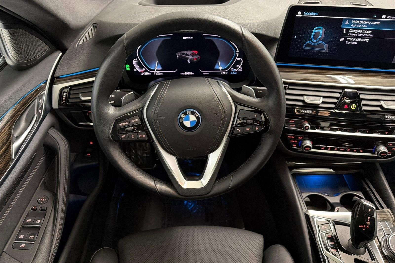 Used 2023 BMW 530e w/ Premium Package image 29