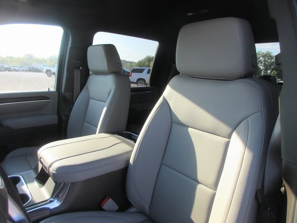 New 2026 GMC Sierra 2500 SLT AWD/4WD image 14