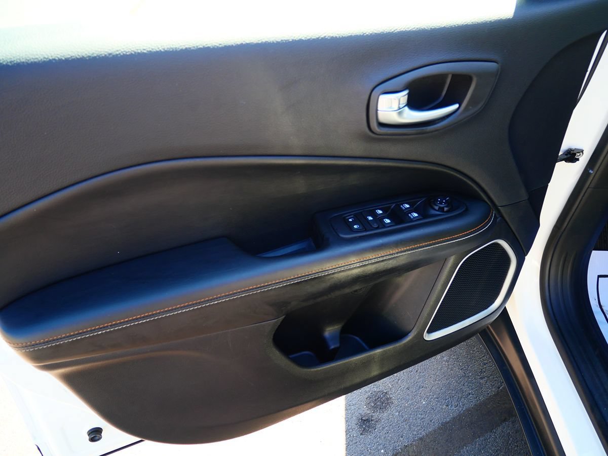 Used 2019 Jeep Compass Latitude w/ Popular Equipment Group AWD/4WD image 15