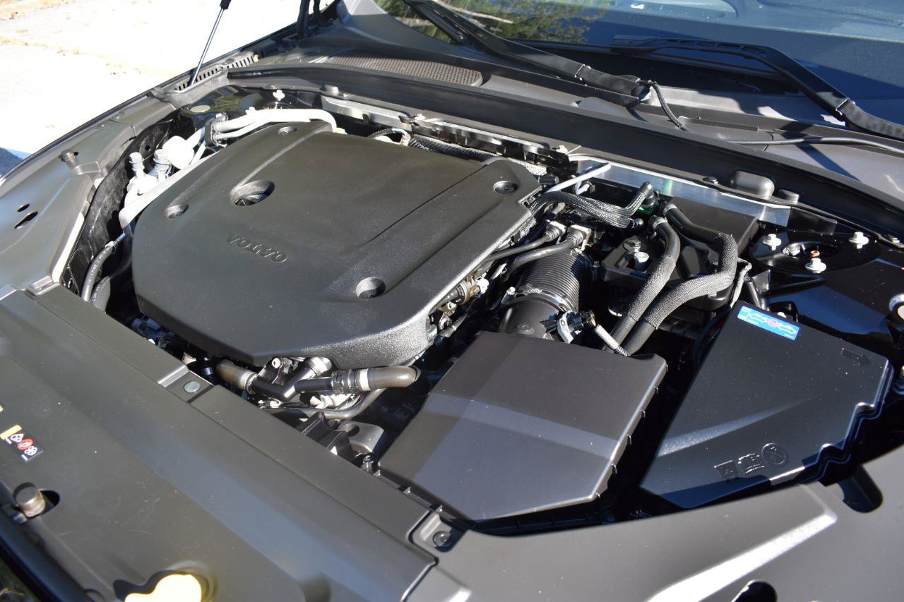 Used 2023 Volvo S90 B6 Plus AWD/4WD image 40