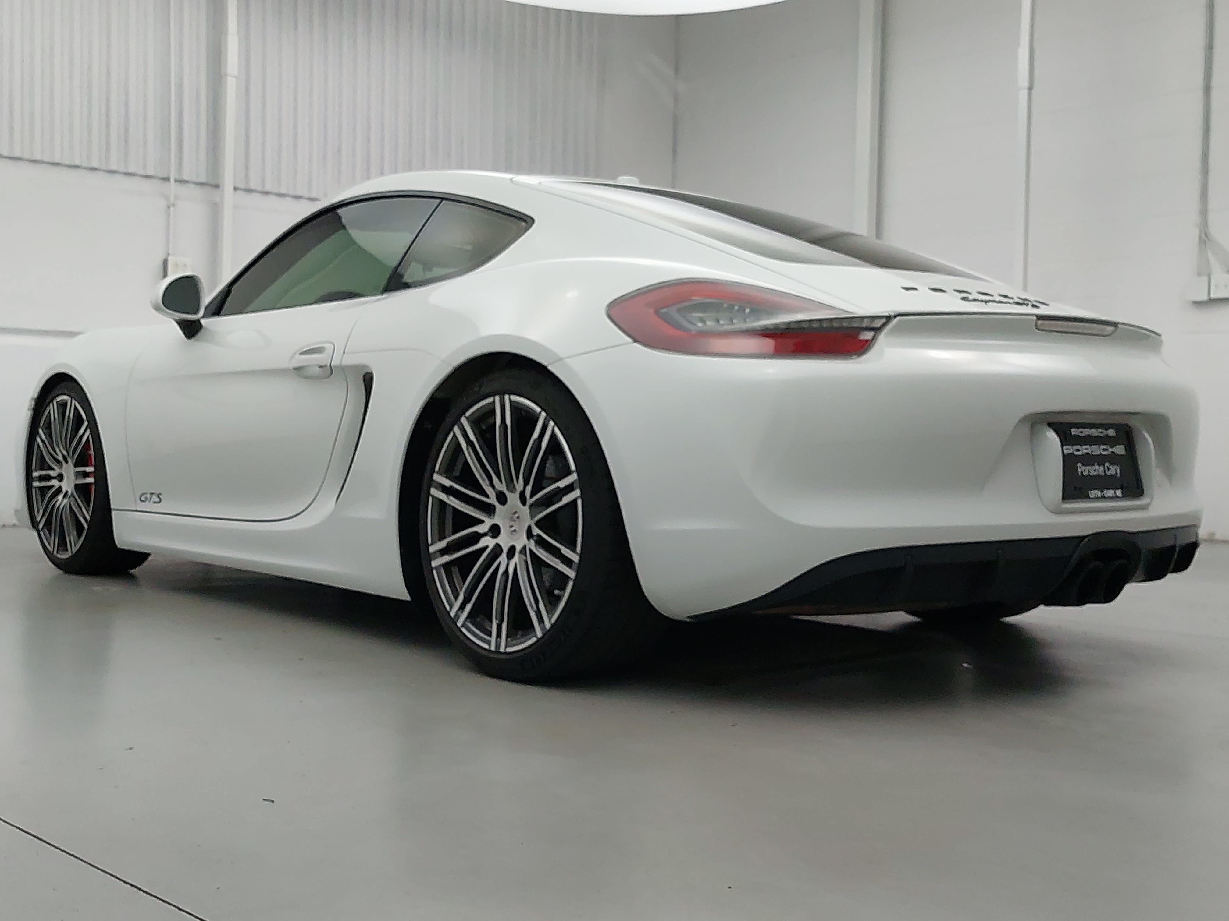 Certified 2015 Porsche Cayman GTS RWD image 3