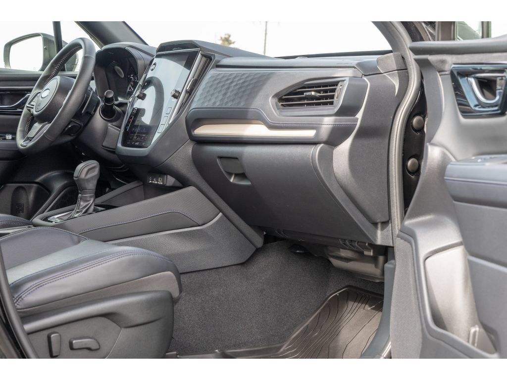 Used 2025 Subaru Forester Limited AWD/4WD image 10