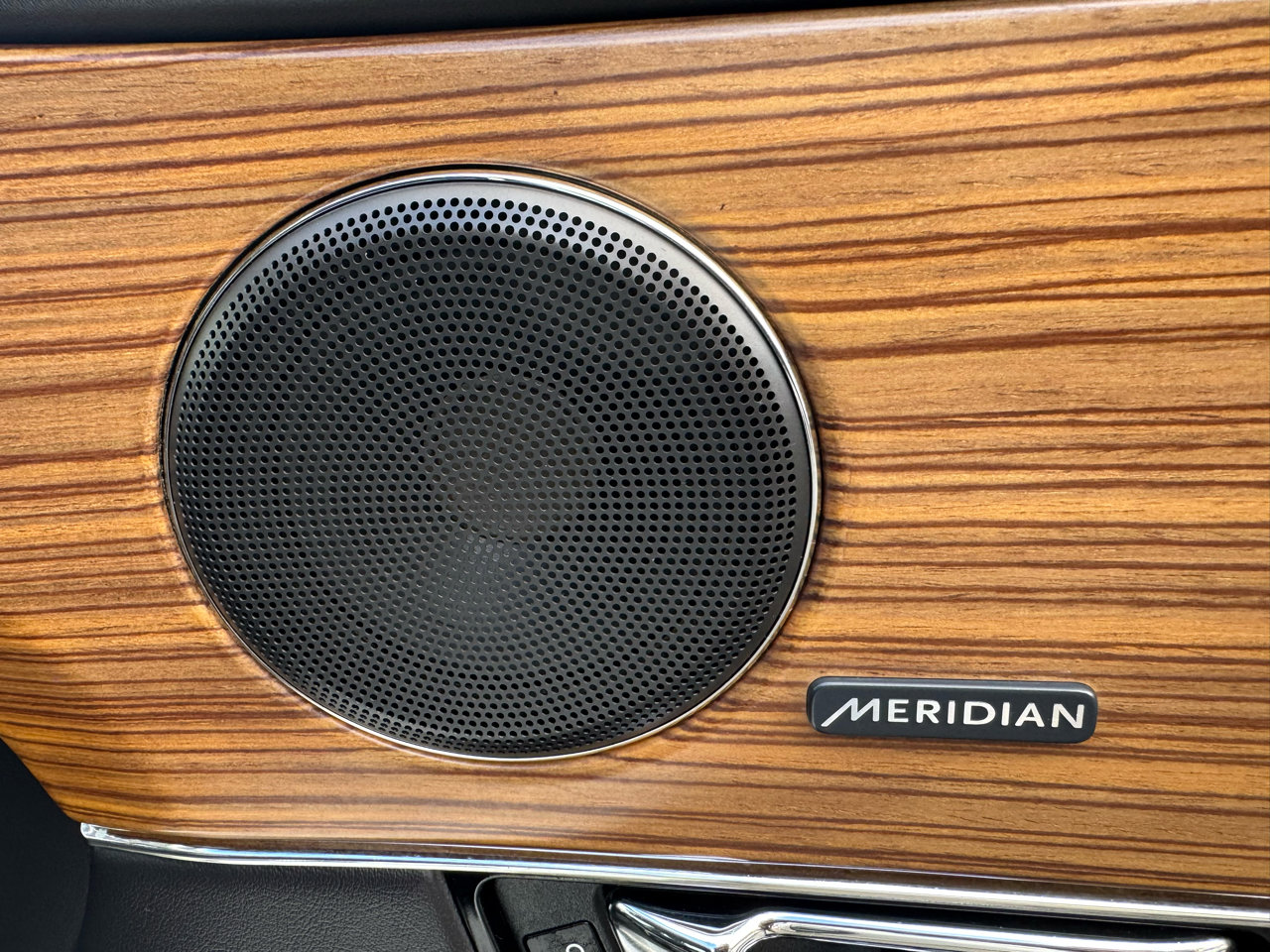 Used 2015 Jaguar XJ L Portfolio image 21