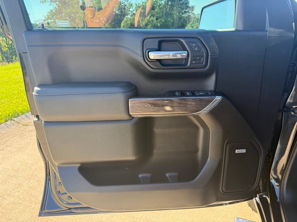 Used 2022 Chevrolet Silverado 1500 LTZ w/ LTZ Premium Package AWD/4WD image 21