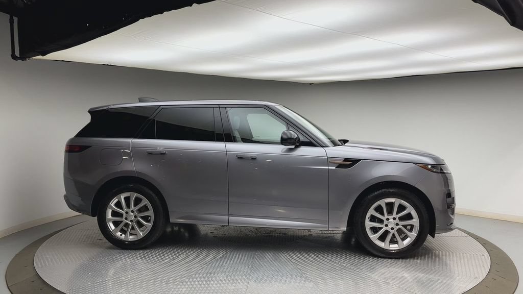 Used 2024 Land Rover Range Rover Sport Dynamic SE AWD/4WD image 9