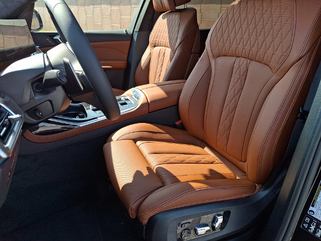 New 2027 BMW X7 xDrive40i w/ M Sport Package AWD/4WD image 8