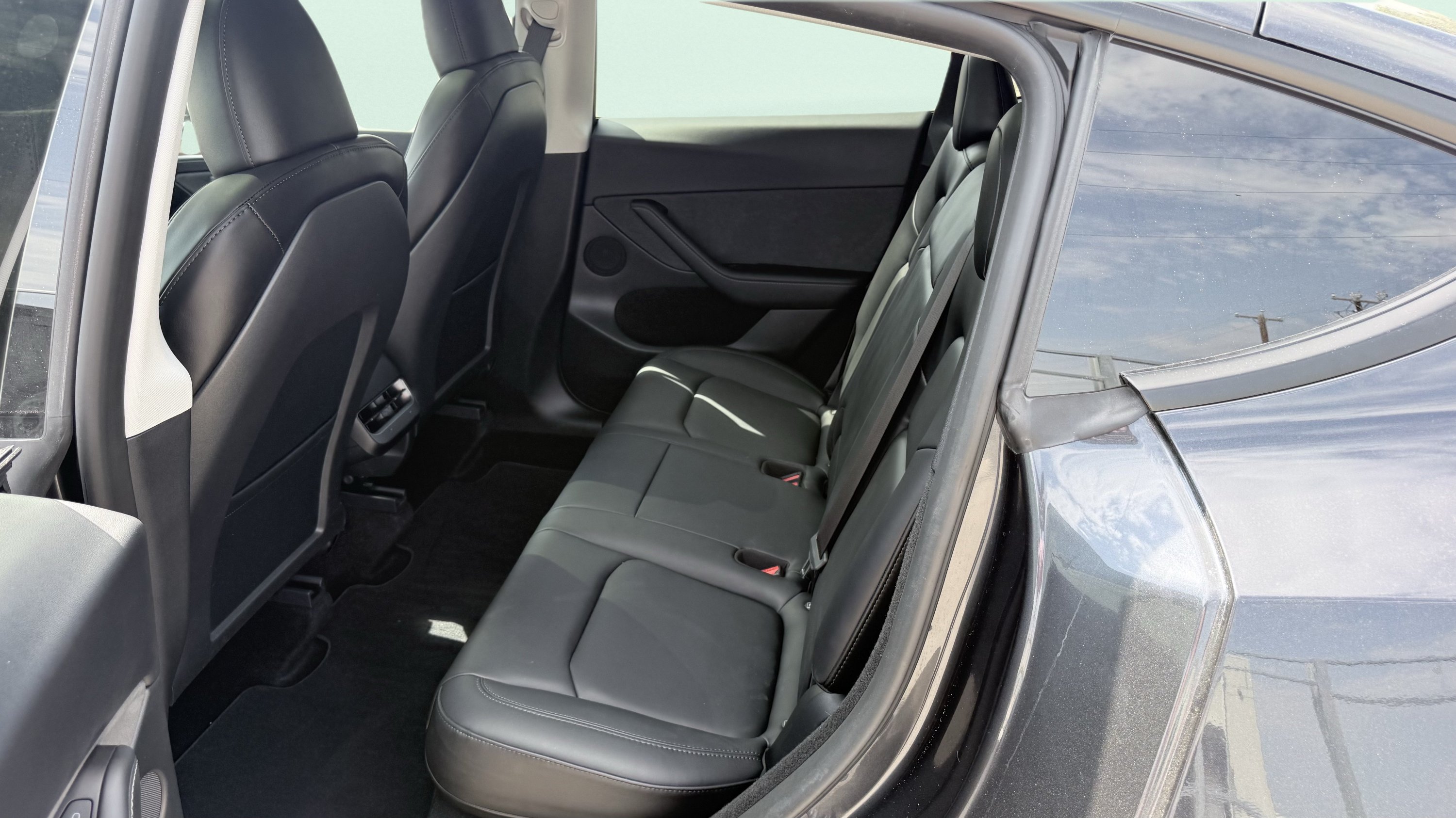 Used 2024 Tesla Model Y Long Range RWD image 29