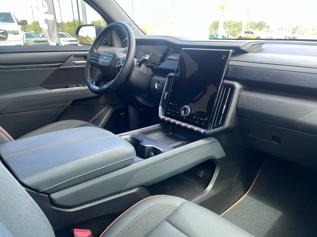 Used 2024 GMC Acadia AT4 image 11