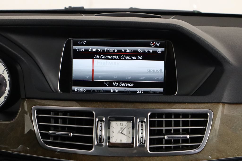 Used 2014 Mercedes-Benz E 550 4MATIC Sedan image 26