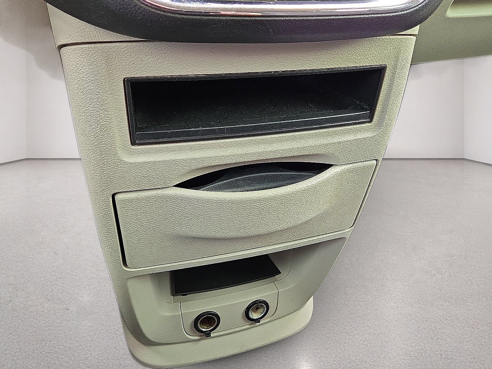 Used 2018 Dodge Grand Caravan SE w/ UConnect Hands-Free Group FWD image 23