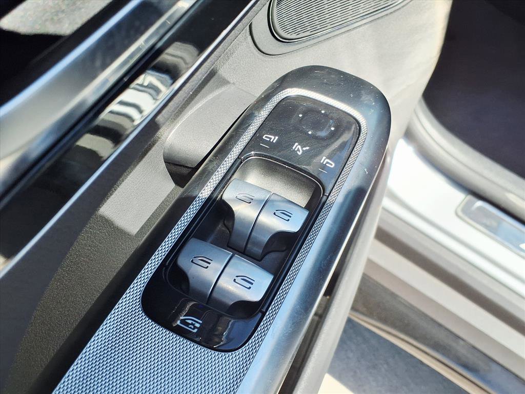 Used 2025 Mercedes-Benz GLC 43 AMG 4MATIC image 21