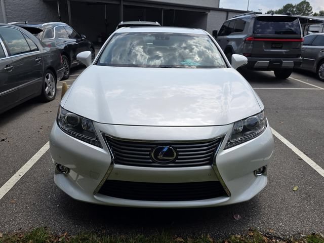 Used 2015 Lexus ES 300h w/ Navigation System Package FWD image 2