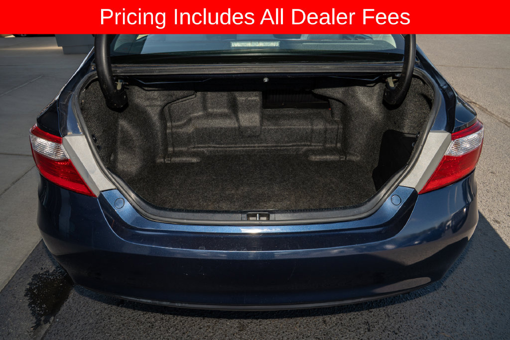 Used 2017 Toyota Camry LE FWD image 5