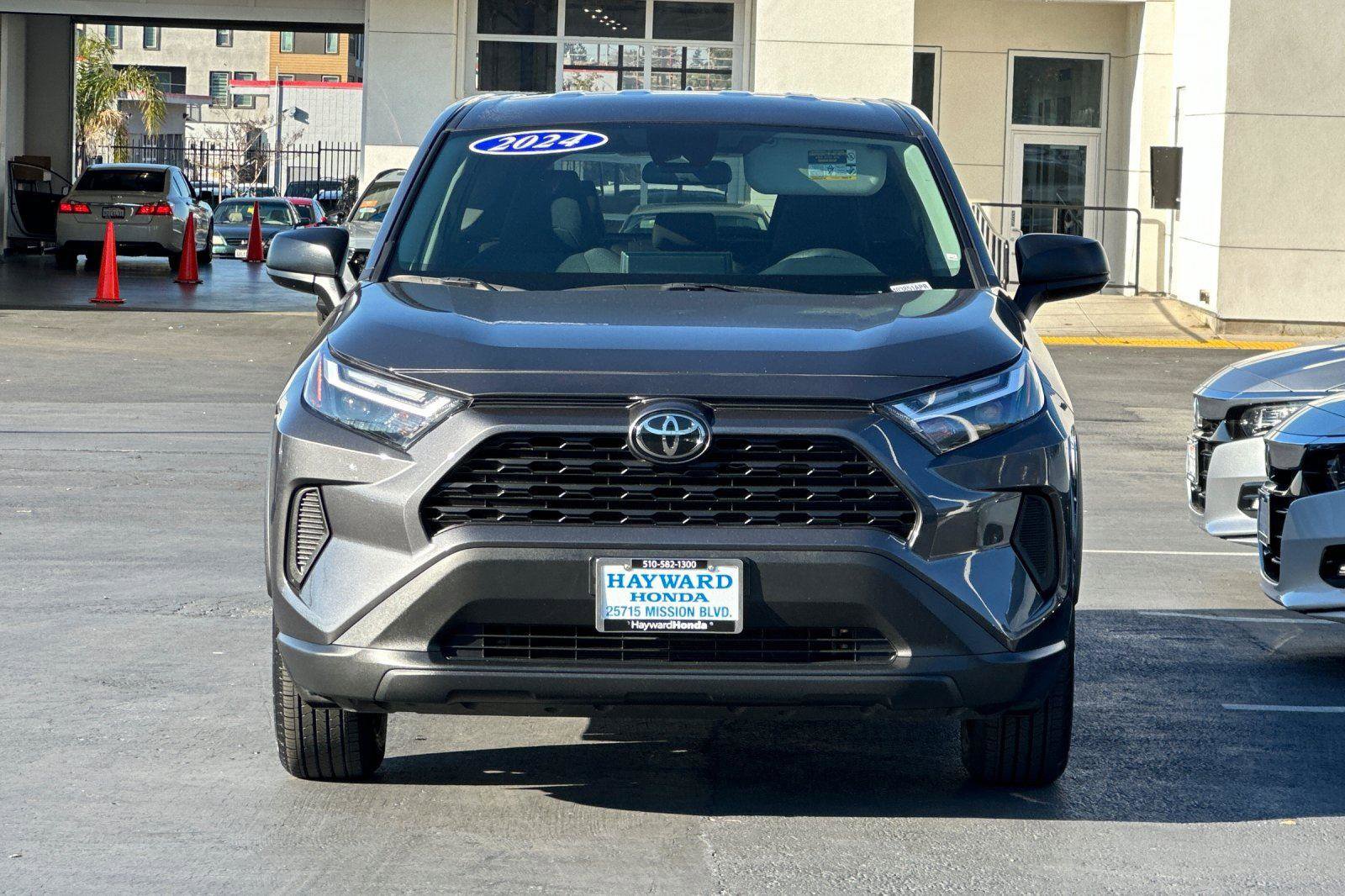 Used 2024 Toyota RAV4 LE image 8