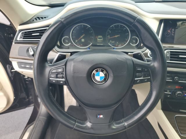 Used 2015 BMW 750Li RWD image 30
