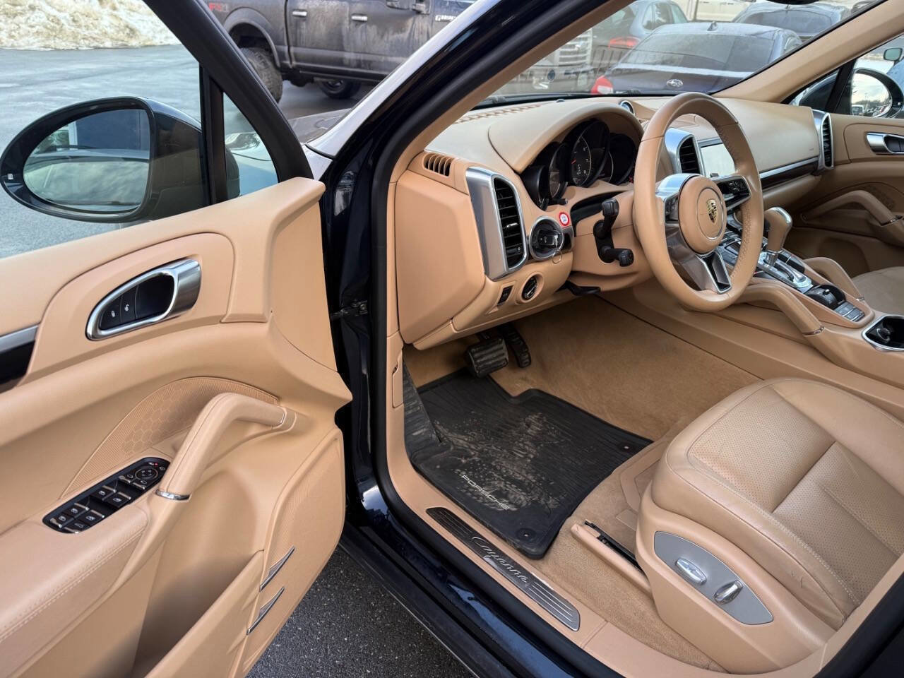 Used 2016 Porsche Cayenne AWD/4WD image 17