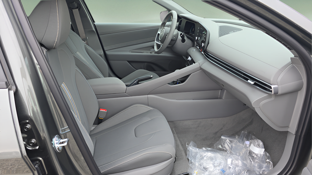 Certified 2026 Hyundai Elantra Sport FWD image 21