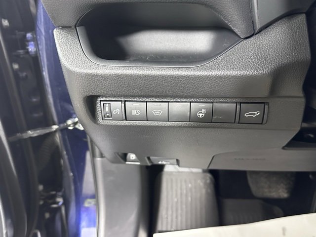 Used 2023 Toyota RAV4 SE image 24