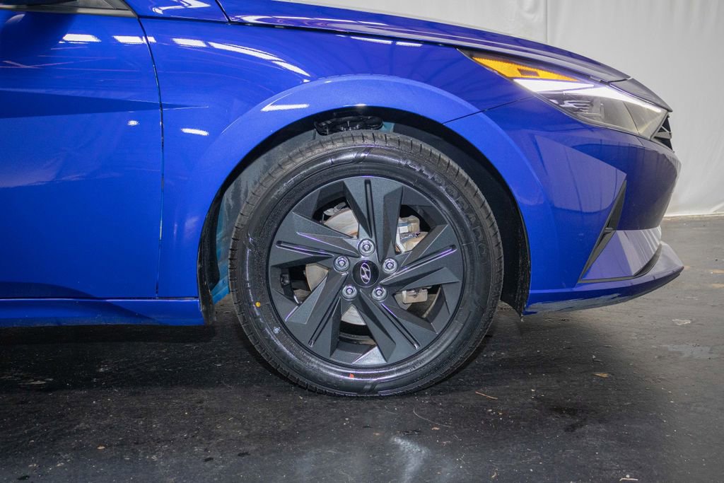 Used 2023 Hyundai Elantra SEL w/ Preferred Accessory Package image 6