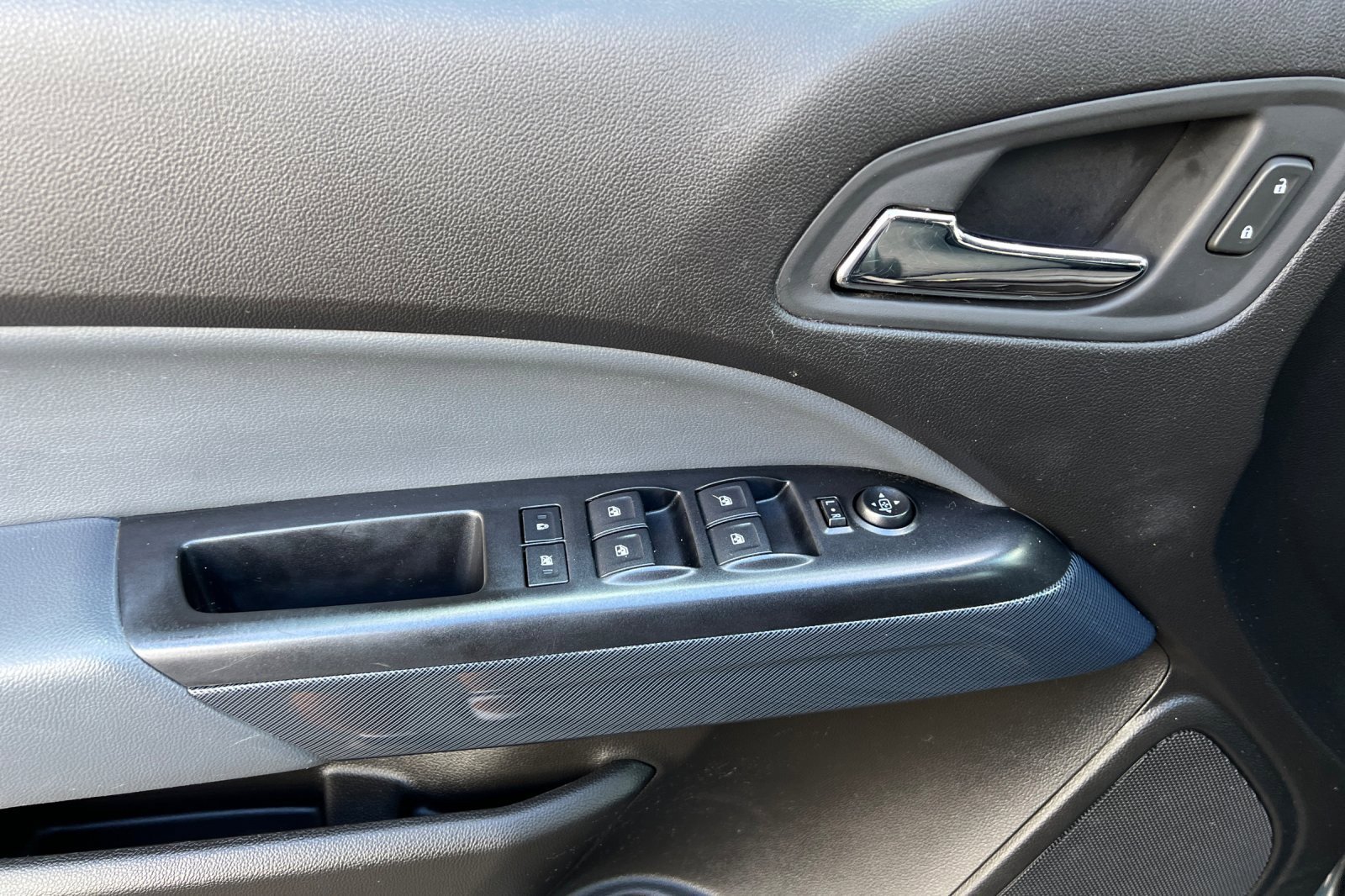 Used 2017 Chevrolet Colorado Z71 image 8