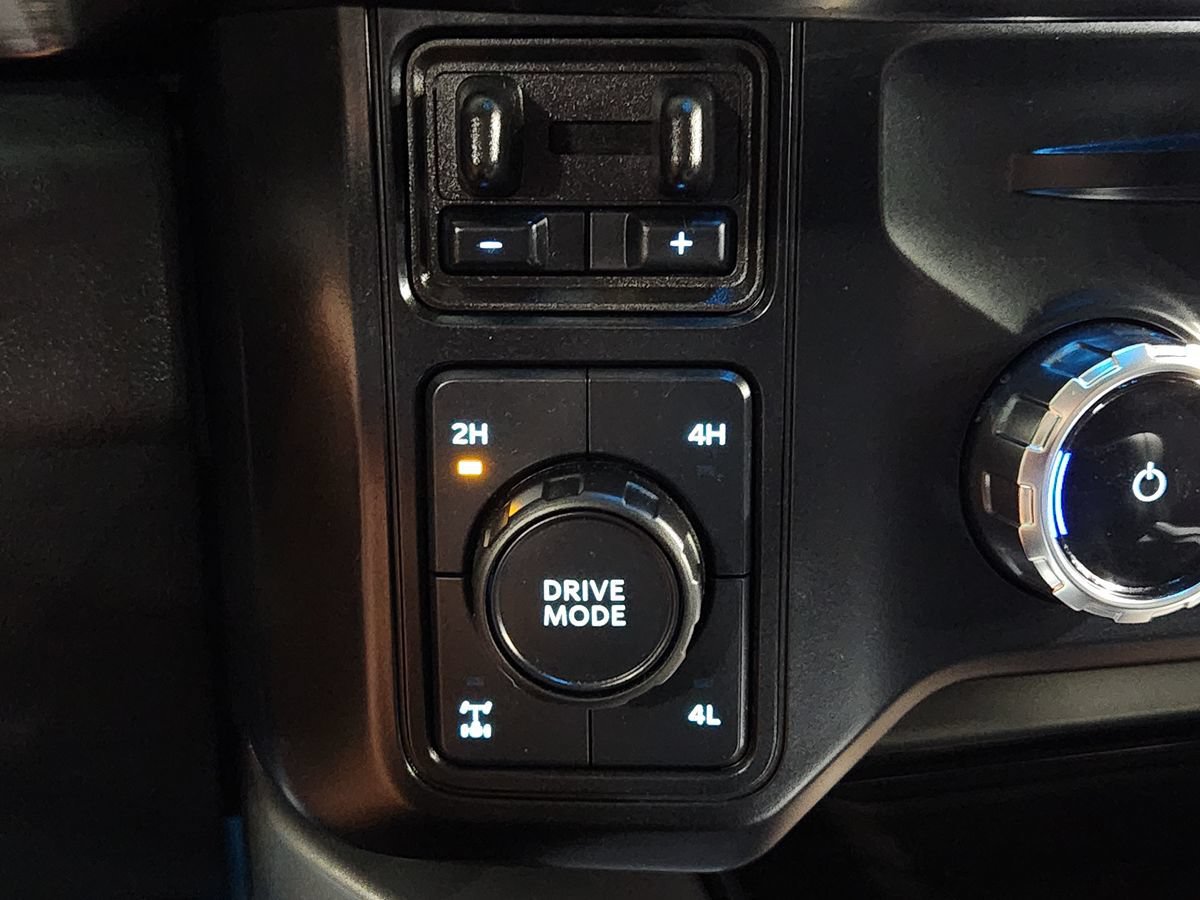 Used 2024 Ford F250 Lariat w/ Lariat Ultimate Package AWD/4WD image 42