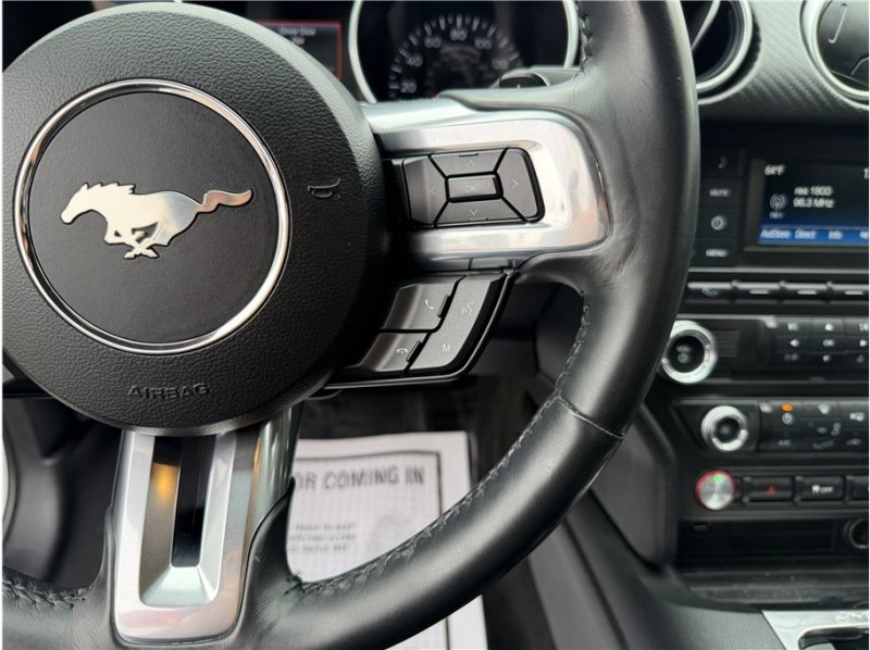 Used 2018 Ford Mustang Coupe RWD image 30