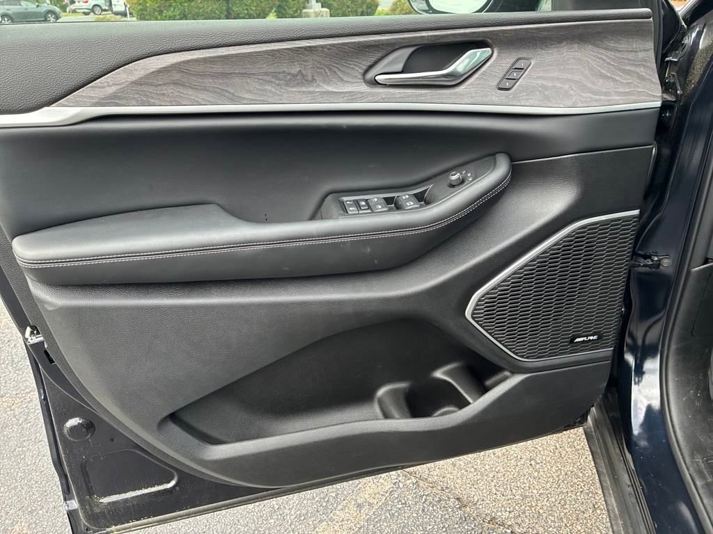 New 2024 Jeep Grand Cherokee Limited 4xe w/ Luxury Tech Group II image 11