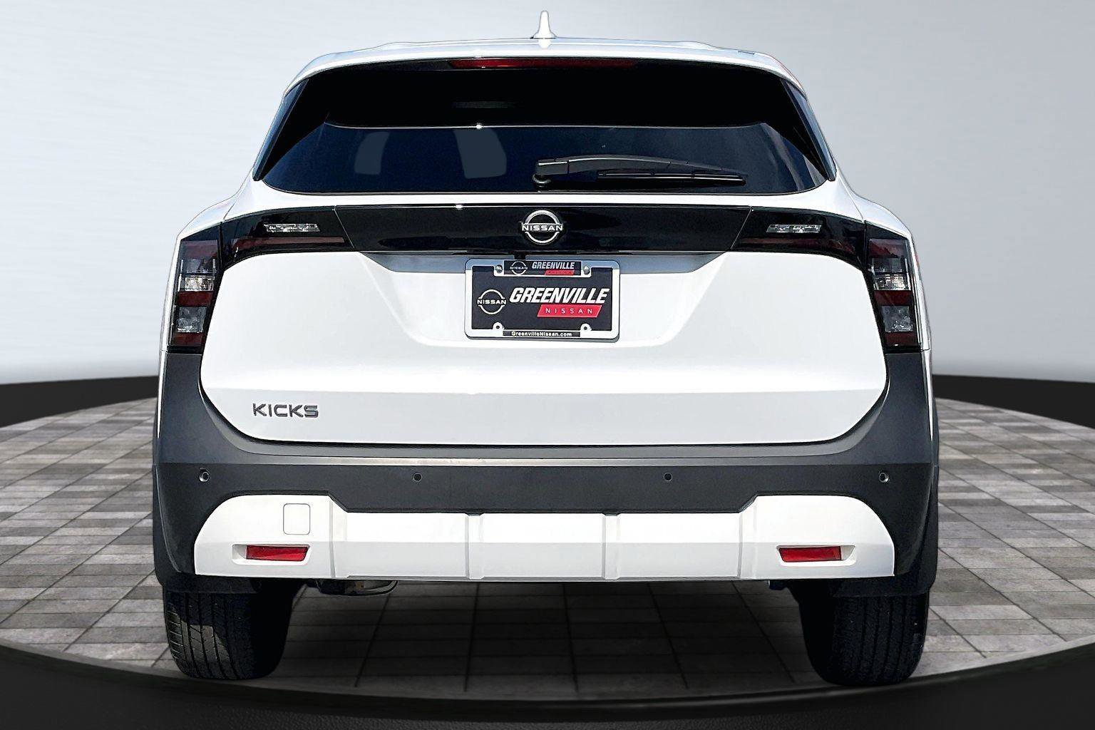 Certified 2025 Nissan Kicks SV FWD image 5