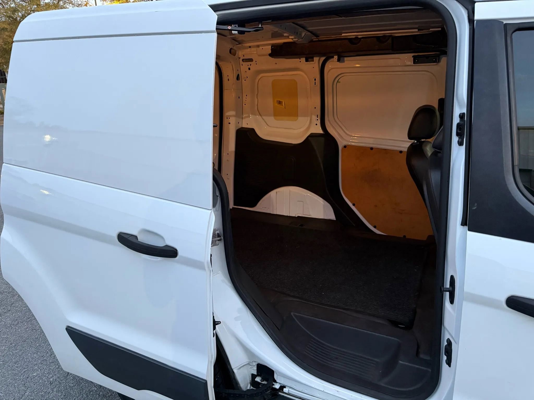 Used 2015 Ford Transit Connect XL image 23