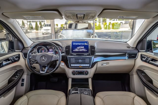 Used 2018 Mercedes-Benz GLS 550 4MATIC image 3