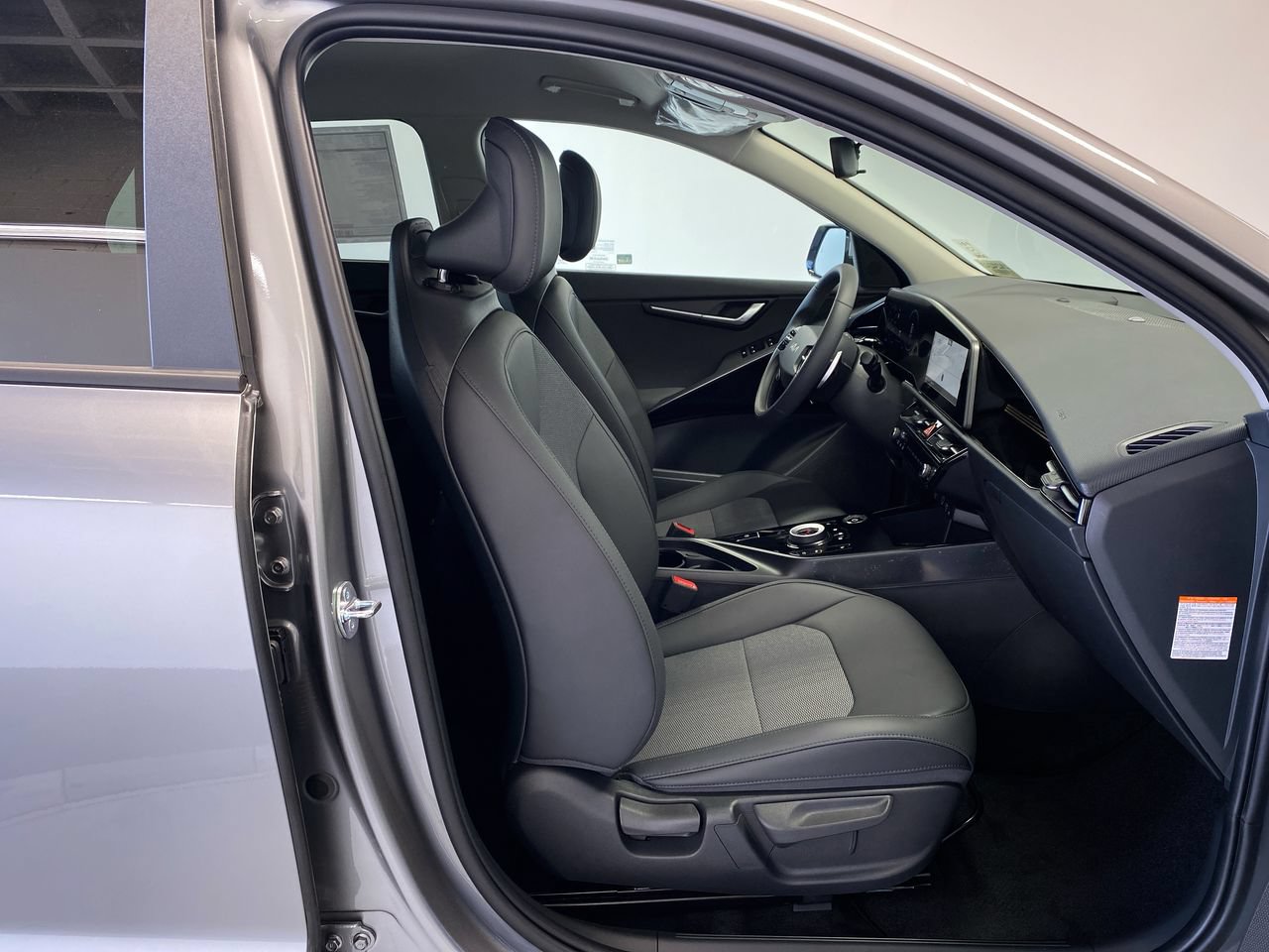 New 2026 Kia Niro Wind FWD image 29