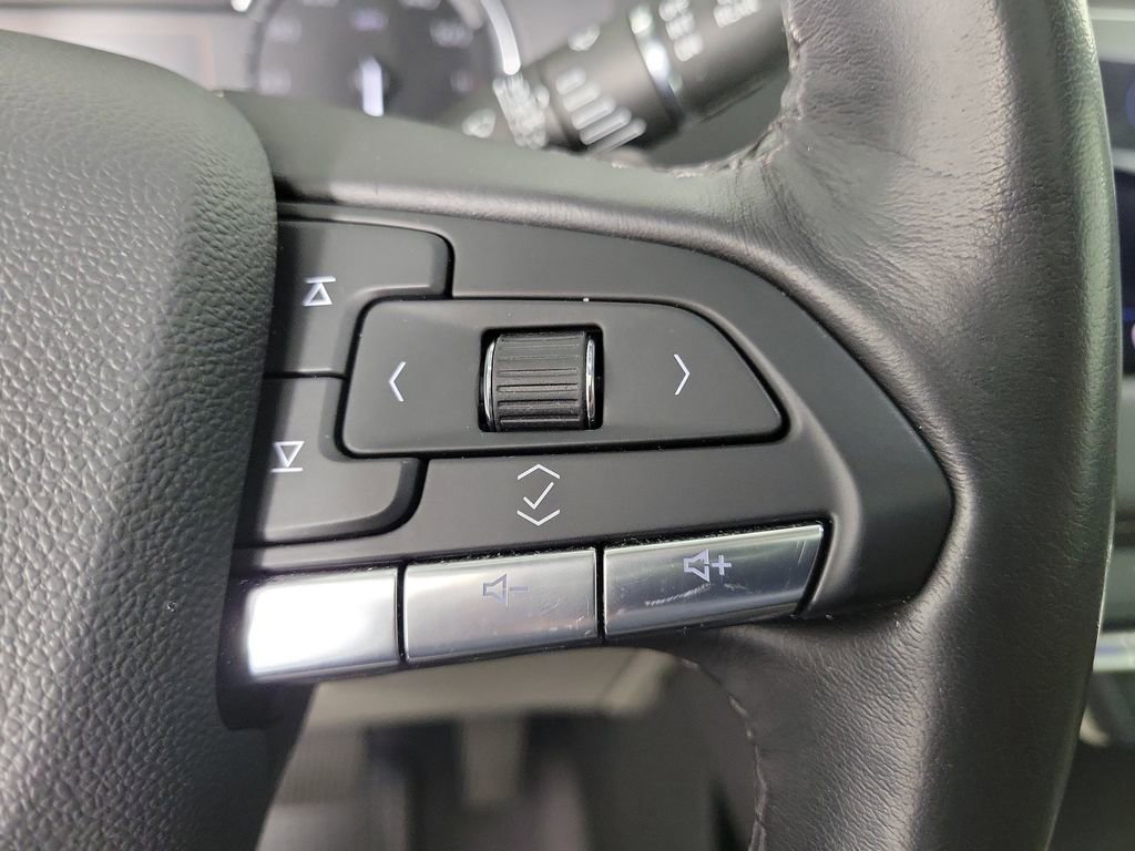 Certified 2023 Cadillac XT4 Luxury FWD image 23