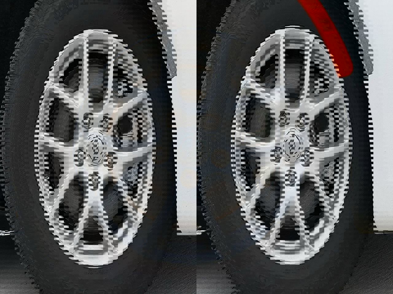 Used 2023 Chrysler Pacifica Touring-L FWD image 9