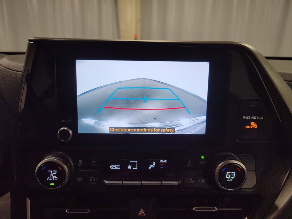 Used 2023 Toyota Highlander L FWD image 19