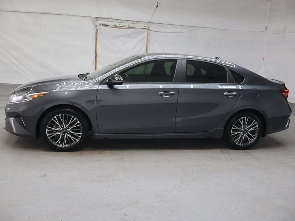 Used 2024 Kia Forte GT-Line w/ GT-Line Premium Package FWD image 4