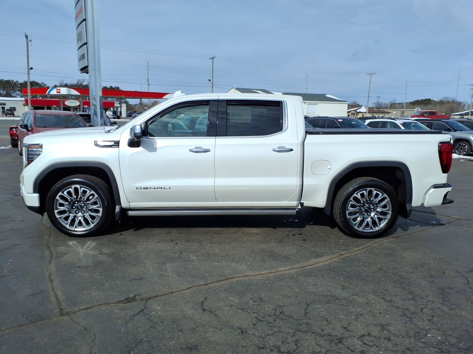 Used 2025 GMC Sierra 1500 Denali Ultimate AWD/4WD image 7