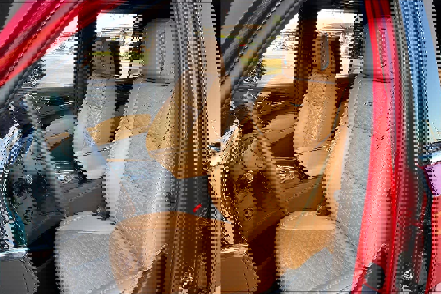 Used 2023 Cadillac Escalade Premium Luxury w/ Performance Package AWD/4WD image 7