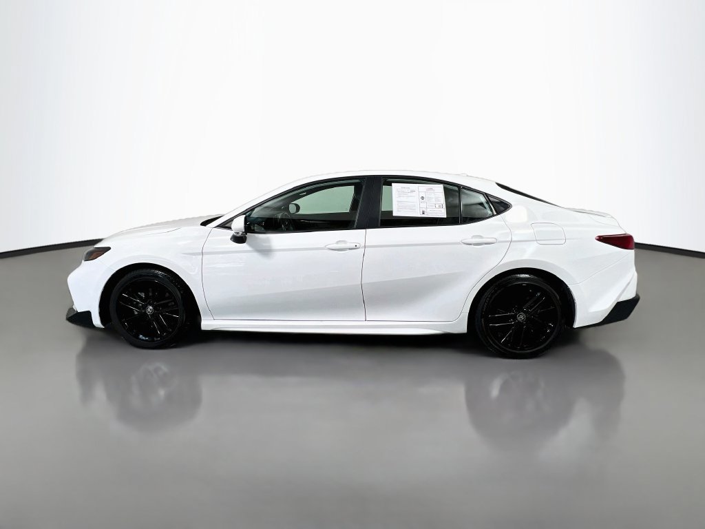 Used 2025 Toyota Camry SE FWD image 6