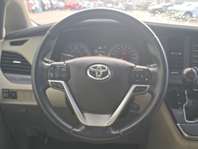 Used 2019 Toyota Sienna XLE Premium image 14