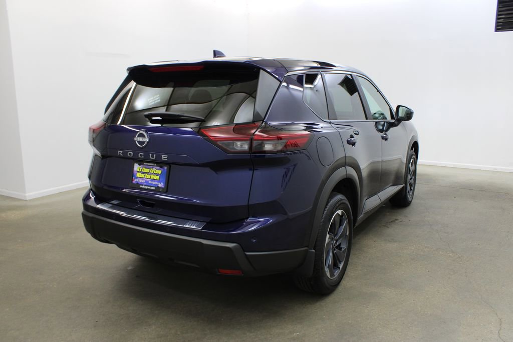 Used 2026 Nissan Rogue SV FWD image 5