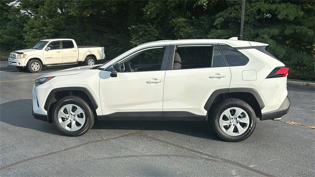 Used 2024 Toyota RAV4 LE image 6