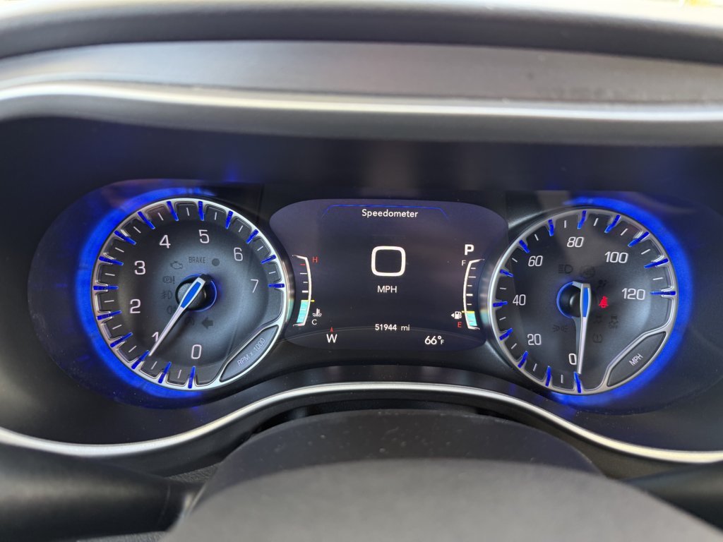 Used 2024 Chrysler Pacifica Touring-L FWD image 24